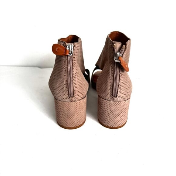 Gentle Souls by Kenneth Cole Charlene Peep-Toe - Picture 8 of 8